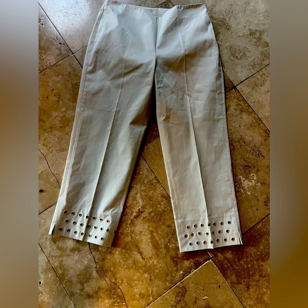 Jones New York signature 6 petite capris NWOT gold accents  at hem - Picture 3 of 10